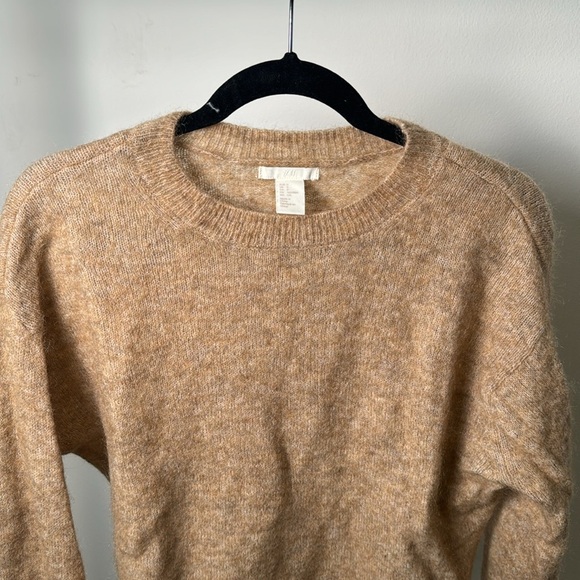 H&M Casual Wool Blend Crew Neck Tan Cozy Fall Sweater Size Small - Picture 2 of 6